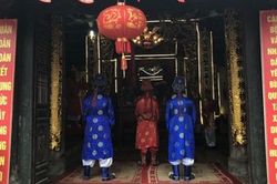Hội làng giữa đại dịch