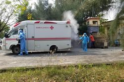 Cận cảnh quá trình đưa bệnh nhân thứ 57 vào bệnh viện điều trị