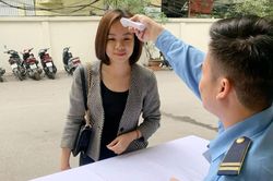 Bộ Xây dựng đo thân nhiệt, phun khử trùng chống dịch Covid-19