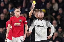 Rooney chỉ trích nước Anh, Premier League chậm trễ đối phó Covid-19
