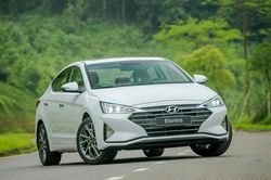 5 xe hạng C bán chạy nhất tháng 2/2020: Toyota Corolla Altis 'đội sổ'