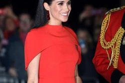 Hành động gấp gáp của Meghan Markle lộ tham vọng tấn công làng giải trí
