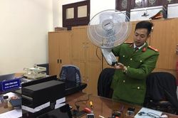 Cận cảnh những thiết bị dùng để quay lén các cặp đôi 'mây mưa' trong khách sạn ở Hà Nội