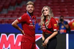 Sao Liverpool chia sẻ hình ảnh vui nhộn