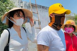 Chết cười, Công Vinh bị nghi là... trộm chó khi đi khảo sát cùng Thủy Tiên