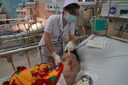 Cô gái nghi bị chủ quán cà phê đánh nhập viện, ép kích dục cho khách