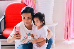 Phan Hiển 'tố' con gái Anna khó tính, bừa bộn giống mẹ