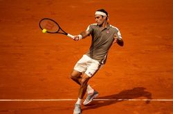 Pháp mở rộng dời sang tháng 9, mở ra cơ hội cho Federer