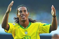 Ronaldinho và những pha xâu kim hay nhất sự nghiệp