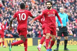 Premier League tạm dừng, Liverpool lo lắng
