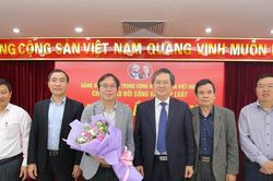 Nhà báo Nguyễn Tiến Thanh trúng cử Bí thư chi bộ báo ĐS&PL