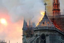 5 sự thật ít được biết đến của Nhà thờ Đức Bà Paris: Thi hào Victor Hugo từng 'tiên đoán' về vụ hỏa hoạn