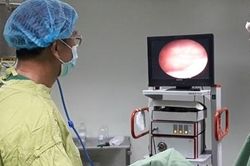 Người đàn ông bị đứt ống thông niệu quản do không tái khám