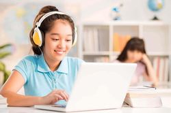 Học online mùa dịch COVID-19: Xu hướng mới hay phương thức đối phó tạm thời?
