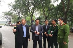 Trắng đêm gác cho người dân an vui tại khu cách ly Pháp Vân - Tứ Hiệp