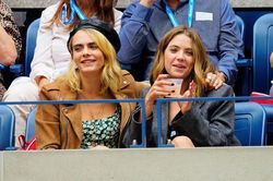 Cara Delevingne đăng video hài hước bên bạn gái