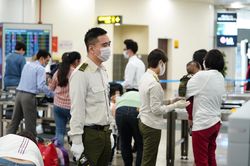 Sân bay Nội Bài điều chỉnh quy trình kiểm dịch với khách nhập cảnh