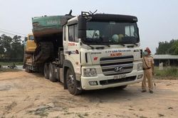 Tránh kiểm tra, xe quá tải trọng bị phạt nhiều lỗi