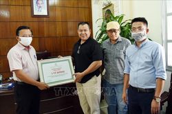 Chung tay chia sẻ khó khăn với người dân vùng dịch ở Ninh Thuận