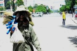 Những người bước qua bóng tối
