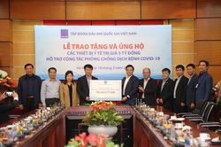 PVN trao tặng thiết bị y tế trị giá 5 tỷ đồng hỗ trợ phòng chống dịch Covid-19