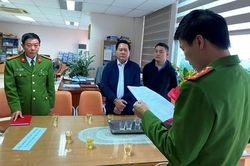 Bắt quả tang cán bộ thuế cưỡng đoạt tiền doanh nghiệp