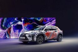 Lexus UX 2020 bản 'cá Koi', riêng sơn xe mất hơn 3 tỷ đồng