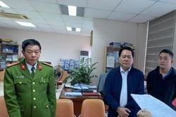 Đòi chung chi 100 triệu đồng để được miễn thuế tiền tỷ