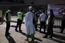 Truy tìm 2.000 người tị nạn Rohingya ở Malaysia có thể mắc COVID-19