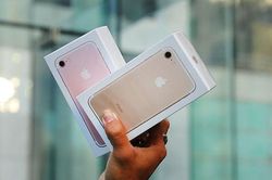 iPhone 7 giảm giá 'sập sàn'