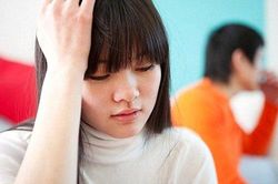 Nhà không có con trai, mẹ đề nghị chúng tôi về quê ngoại sống, chồng tôi nổi khùng phản đối gay gắt nhưng khi mẹ đưa ra một tấm ảnh thì anh lại đổi ý