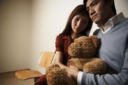 Thu nhập của vợ mỗi tháng 5-7 chục triệu và sở thích thì kỳ dị đến mức nhiều khi tôi thật không hiểu cô ấy có còn là phụ nữ