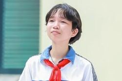 Mẹ nữ sinh bị lưu ban với lời xin lỗi trong nước mắt: 'Bố mẹ lúc nào cũng yêu thương, bên cạnh con'
