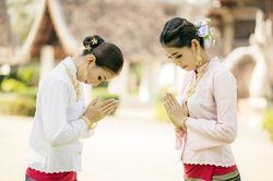 Khám phá văn hóa các nước châu Á qua phong tục chào hỏi