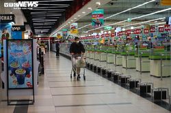 Siêu thị siết chặt quản lý, từ chối phục vụ khách không đeo khẩu trang