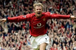 3 lần Beckham khiến thủ môn đứng nhìn với cú sút phạt