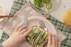 Bữa ăn nhanh gọn với 3 cách biến tấu bánh mì sandwich