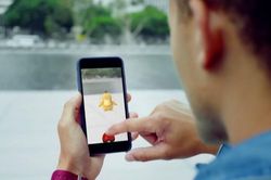 Bị bắt vì lao ra đường bắt Pokemon dù đang cách ly