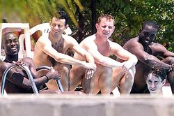 Tour du đấu tai tiếng của MU và Dwight Yorke