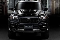 Toyota Hilux Black Bison 2020 có đủ sức 'hăm dọa' Ford Ranger?