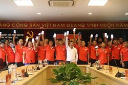 Bóng đá Việt Nam vui buồn thời Covid-19