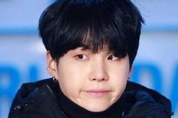 Khổ thân Suga, càng lạnh lùng lại càng bị BTS trêu chọc