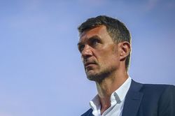Cha con nhà Maldini, Dybala, Fellaini dương tính với SARS-CoV-2