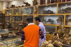 Ít người biết về căn phòng chứa khối gia tài trị giá nhiều tỷ đồng của danh hài Hoài Linh