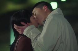 Tập cuối Tầng lớp Itaewon: Park Seo Joon hôn Kim Da Mi say đắm, fan đợi dài cổ vẫn xứng đáng