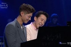 Park Bo Gum gây ấn tượng bằng giọng hát và khả năng đệm piano trong talkshow