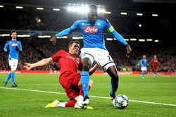 MU có nên dốc tiền mua Koulibaly bằng mọi giá?