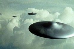 Hai phi công Ireland đồng loạt báo cáo nhìn thấy UFO