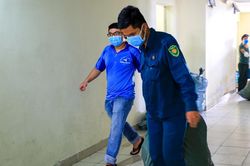 Sinh viên tình nguyện dọn dẹp ký túc xá, đón người cách ly ở TP.HCM