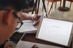 Trường lập tổ dã chiến, đường dây nóng hỗ trợ học online